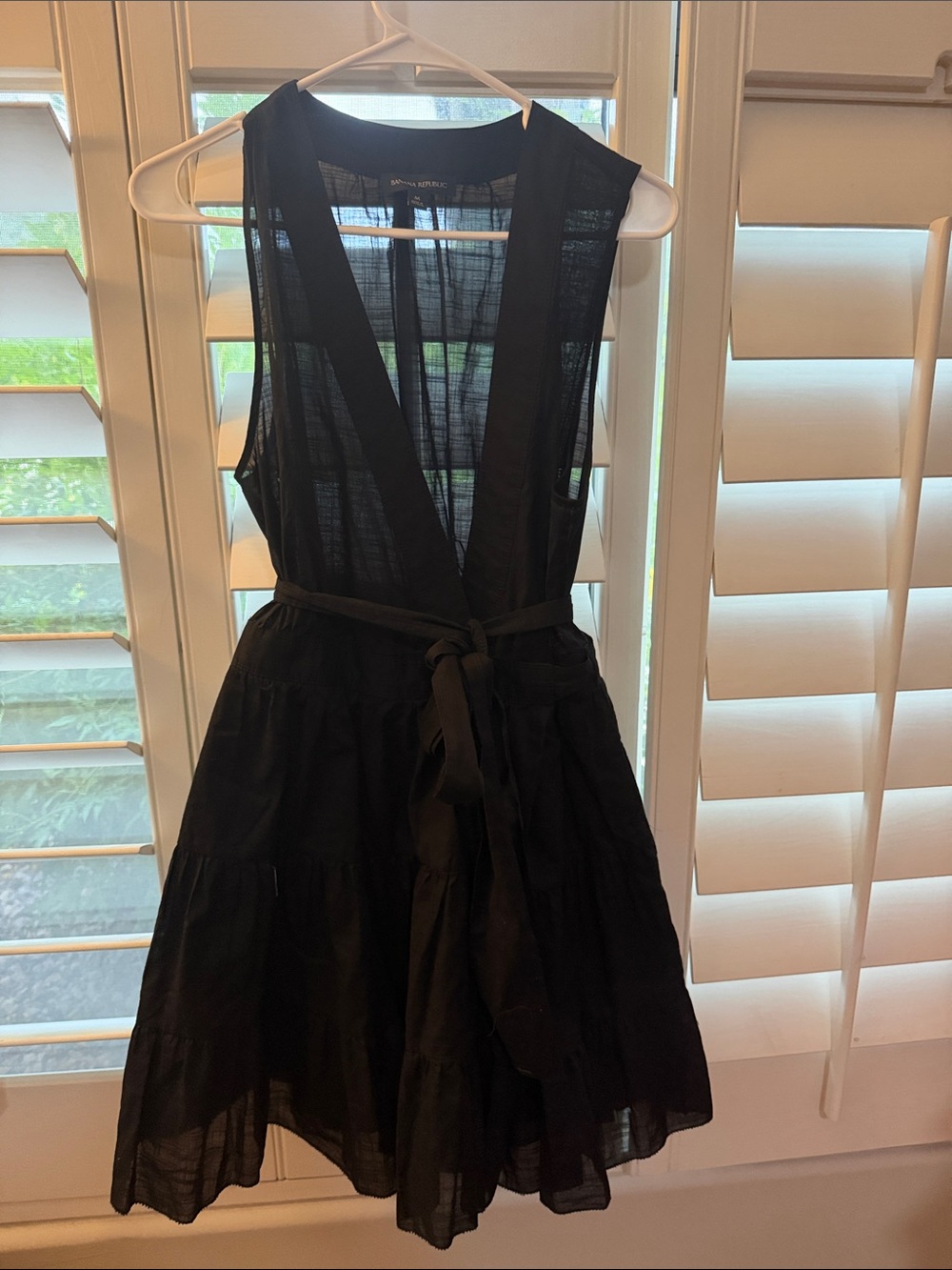 Banana Republic Black Sleeveless V-Neck Tie-Waist Mini Dress